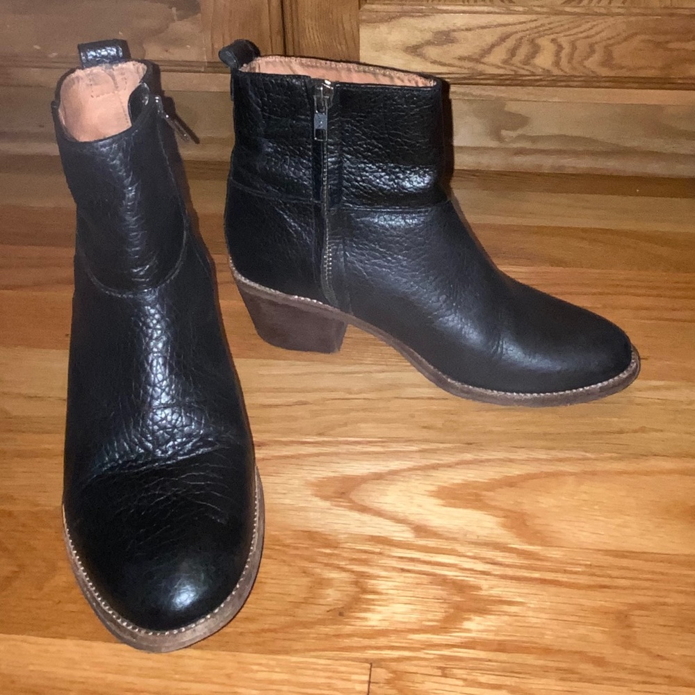 Madewell leather booties with leather lining, made in Brazil.